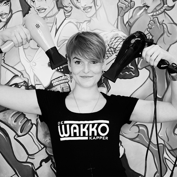 Charlotte, Master Stylist at De Wakko Kapper Brussels - Zennestraat